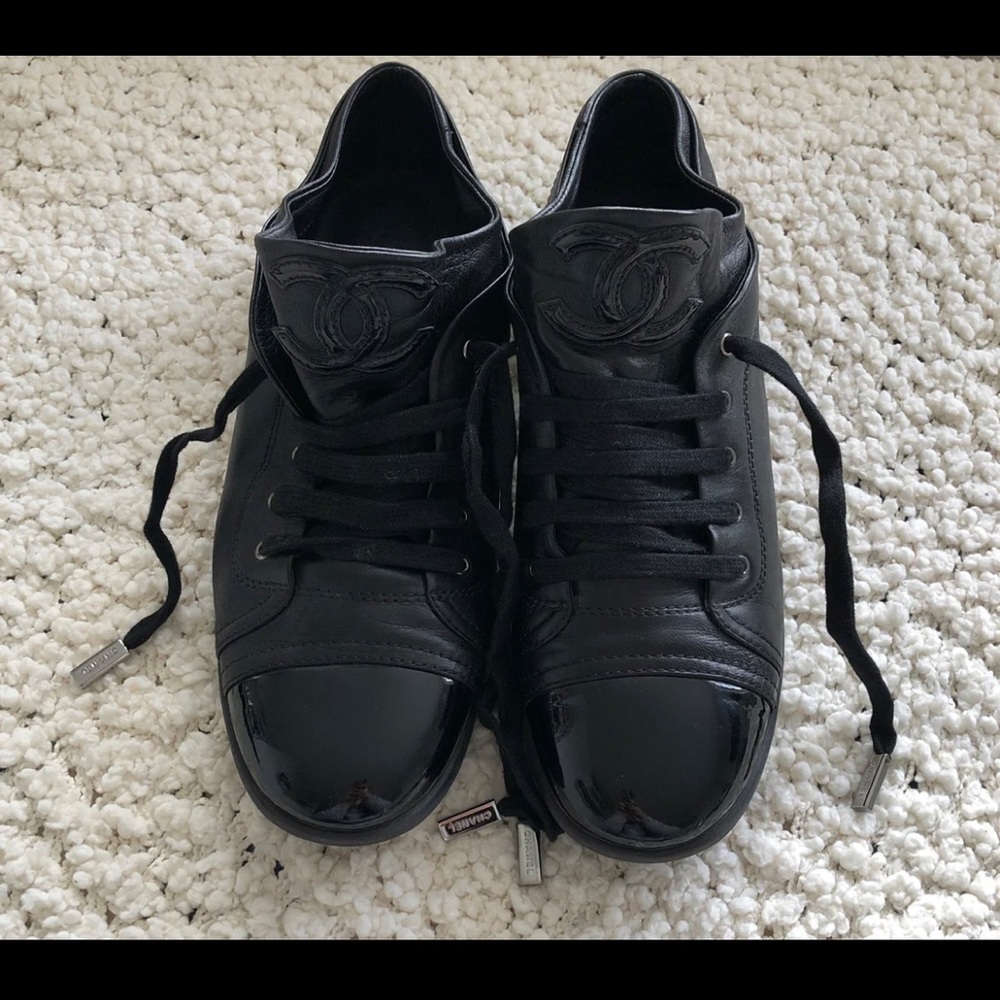 CHANEL sneakers - Picture 2 of 5